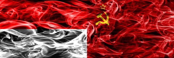 Indonesia Mot Sovjetunionen Røykflagg Plassert Side Side Tykk Farget Silkeaktig – stockfoto