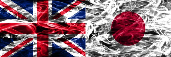 Egyesült Királyság Japán Füst Zászlók Egymás Mellé Vastag Színes Selymes — Stock Fotó