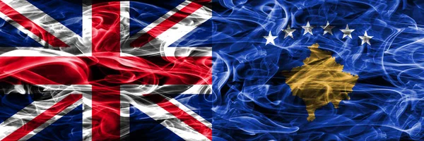Egyesült Királyság Koszovó Füst Zászlók Egymás Mellé Vastag Színes Selymes — Stock Fotó