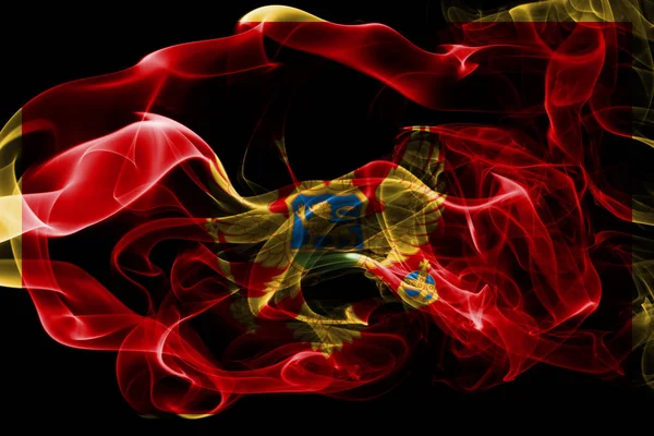 Εθνική Σημαία Του Μαυροβουνίου Κατασκευασμένα Από Χρωματιστό Καπνού Που Απομονώνονται — Φωτογραφία Αρχείου