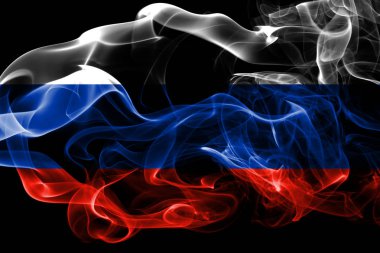 Rusya'nın ulusal bayrak renkli duman siyah arka plan üzerine izole yapılmış. Soyut ipeksi dalga arka plan.