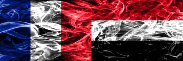 Frankrike Jemen Rök Flaggor Placeras Sida Vid Sida Tjock Färgad — Stockfoto