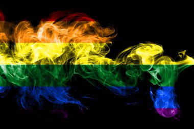 Eşcinsel ulusal bayrak renkli duman izole üzerinde siyah arka plan yaptı. Soyut ipeksi dalga arka plan.