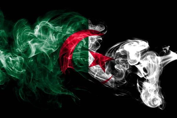 Nationalflagge Von Algerien Aus Farbigem Rauch Isoliert Auf Schwarzem Hintergrund — Stockfoto