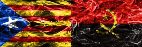 Catalunha Angola Copiam Bandeiras Fumo Colocadas Lado Lado Bandeiras Fumo — Fotografia de Stock