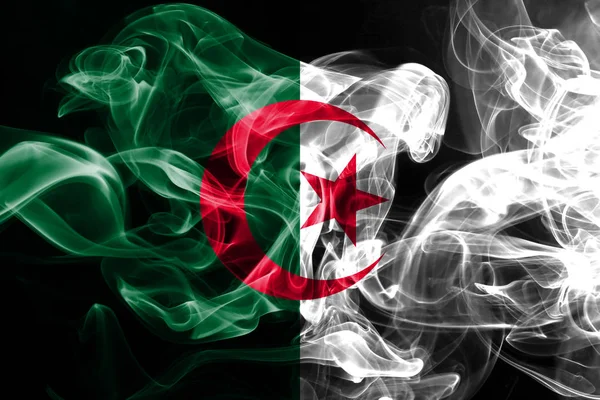 Государственный Флаг Алжира Цветного Дыма Выделенного Черном Фоне — стоковое фото