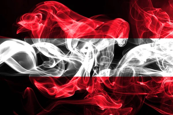 Nationalflagge Von Österreich Aus Farbigem Rauch Isoliert Auf Schwarzem Hintergrund — Stockfoto