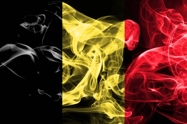 比利时国旗由黑色背景的有色烟雾制成 — 图库照片