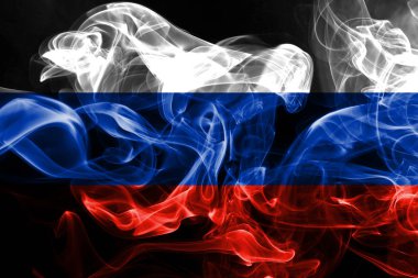 Rusya'nın ulusal bayrak renkli duman siyah arka plan üzerine izole yapılmış