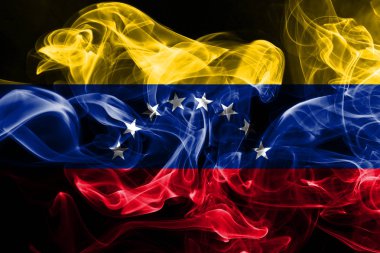 Renkli duman siyah arka plan üzerine izole Venezuela Ulusal bayrak imal