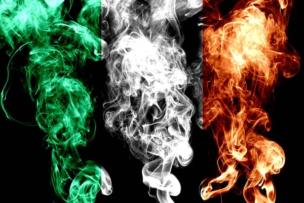Bandeira Nacional Irlanda Feita Fumaça Colorida Isolada Fundo Preto — Fotografia de Stock