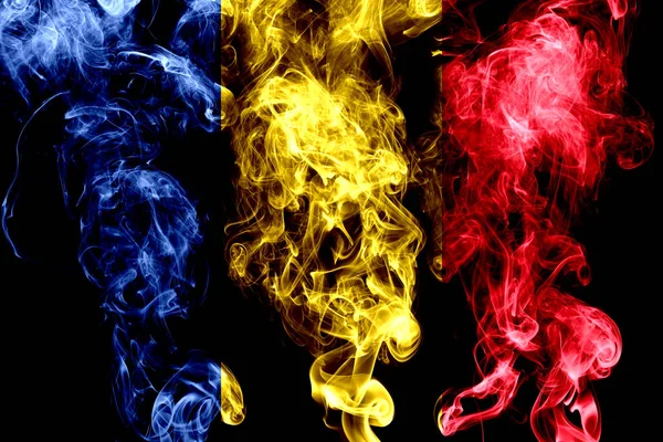 Nationalflagge Rumäniens Aus Farbigem Rauch Isoliert Auf Schwarzem Hintergrund — Stockfoto