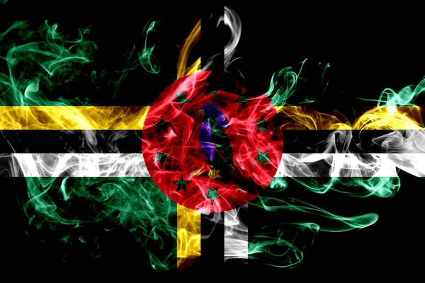 Nationalflagge Von Dominica Aus Farbigem Rauch Isoliert Auf Schwarzem Hintergrund — Stockfoto