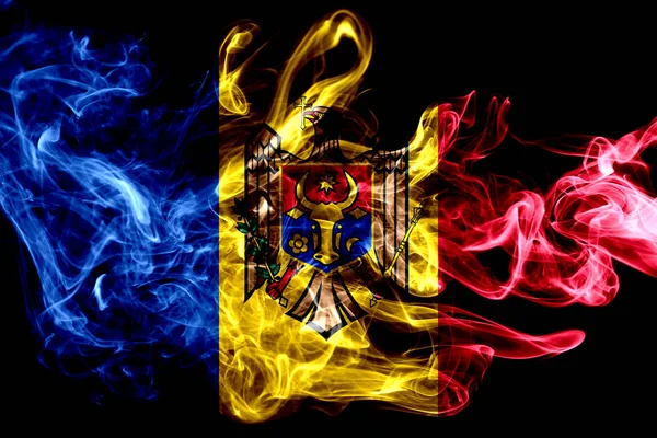 Flaga Narodowa Mołdawii Wykonane Kolorowych Dymu Białym Czarnym Tle Jedwabiste — Zdjęcie stockowe