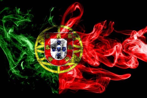 葡萄牙国旗由黑色背景的有色烟雾制成 抽象丝质波浪背景 — 图库照片