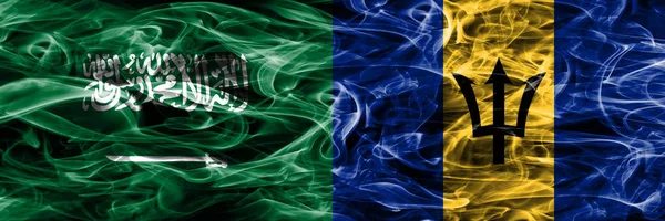 沙特阿拉伯 巴巴多斯的烟雾旗并排放置 沙特阿拉伯和巴巴多斯的厚颜色的丝质烟雾旗 — 图库照片