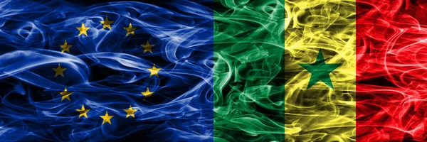 Europa União Senegal Conceito Colorido Bandeiras Fumaça Colocados Lado Lado — Fotografia de Stock
