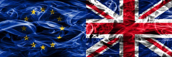 Europäische Union Und Vereinigtes Königreich Buntes Konzept Rauchfahnen Nebeneinander Platziert — Stockfoto