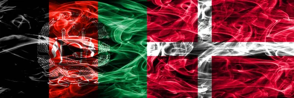 阿富汗 丹麦烟旗并排放置 阿富汗和丹麦的厚颜色的丝绸烟雾旗 — 图库照片