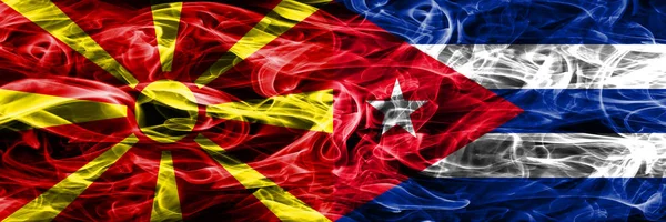Μακεδονίας Κούβα Σημαίες Πολύχρωμο Έννοια Καπνού Τοποθετούνται Δίπλα Δίπλα — Φωτογραφία Αρχείου