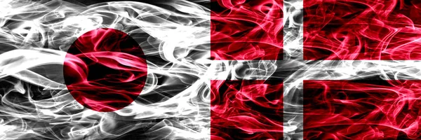 Ιαπωνία Δανία Δανέζικα Καπνίζουν Σημαίες Που Τοποθετούνται Δίπλα Δίπλα — Φωτογραφία Αρχείου