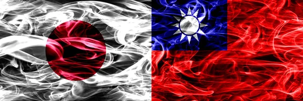 Японія Проти Тайваню Тайванська Дим Прапори Розміщені Поруч — стокове фото