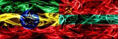 Etiyopya vs Transnistria renkli duman bayrakları yan yana yerleştirilmiş