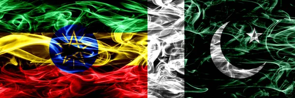 Etiyopya vs Pakistan, Pakistan renkli bayrakları yan yana yerleştirilmiş duman