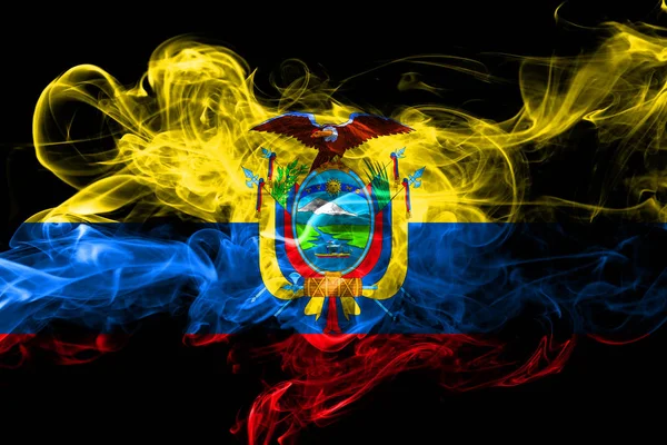 厄瓜多尔五颜六色的吸烟旗2018 — 图库照片