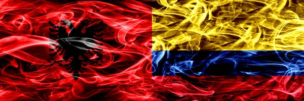 Albanië Colombia Colombiaanse Roken Vlaggen Naast Elkaar Geplaatst Dikke Gekleurde — Stockfoto
