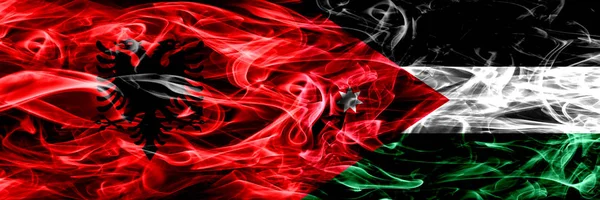 Albania Giordania Bandiere Fumogene Giordane Affiancate Bandiere Fumo Color Seta — Foto Stock