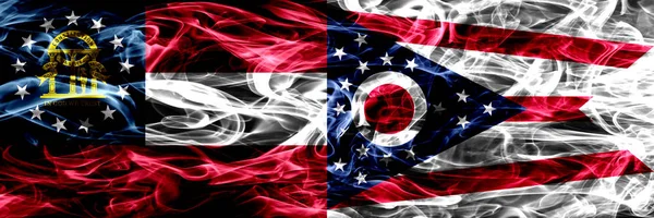 Géorgie Ohio Drapeaux Fumée Concept Coloré Placés Côte Côte États — Photo