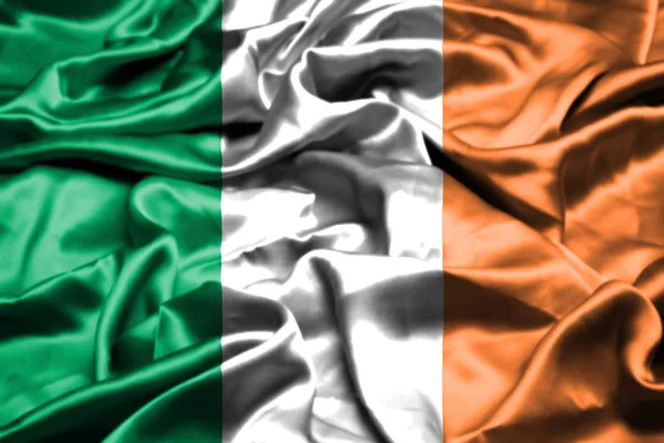 風になびくアイルランド国旗 — ストック写真