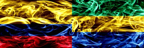 Колумбія Проти Габон Ґабонська Палити Прапори Розміщені Поруч Товста Кольорові — стокове фото