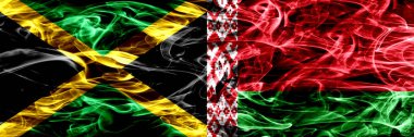 Jamaika vs Beyaz Rusya, Belarus yan yana yerleştirilmiş bayrakları duman. Kalın ipeksi duman bayrak Jamaika ve Beyaz Rusya, Belarus, renkli