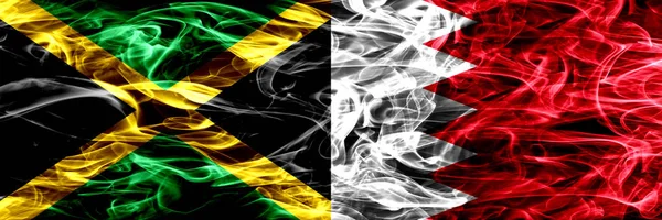 Ямайка Против Бахрейна Бенгази Дымит Флагами Расставленными Рядом Толстые Цветные — стоковое фото