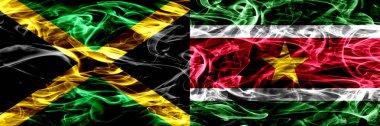 Jamaika vs Surinam, Surinam bayrakları yan yana yerleştirilmiş duman. Kalın ipeksi duman bayrak Jamaika ve Surinam, Surinam, renkli
