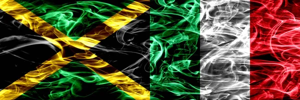 Jamaica Italien Italienische Rauchfahnen Nebeneinander Platziert Dicke Farbige Seidene Rauchfahnen — Stockfoto
