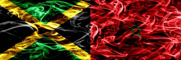 Jamaika vs Fas, Fas bayrakları yan yana yerleştirilmiş duman. Kalın ipeksi duman bayrak Jamaika ve Fas, Fas, renkli