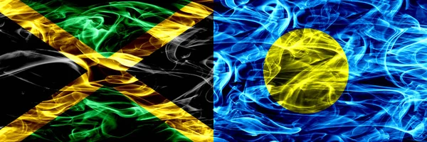 Ямайка Палау Palaulan Дим Прапори Розміщені Поруч Товста Кольорові Шовковистою — стокове фото