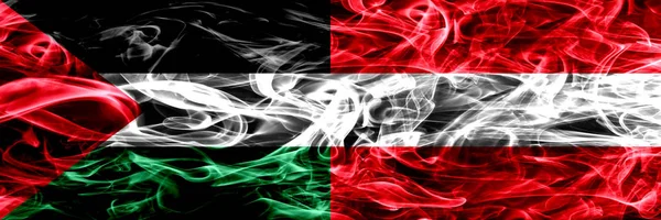 Палестина Проти Австрії Австрійських Диму Прапори Розміщені Поруч Товста Кольорові — стокове фото