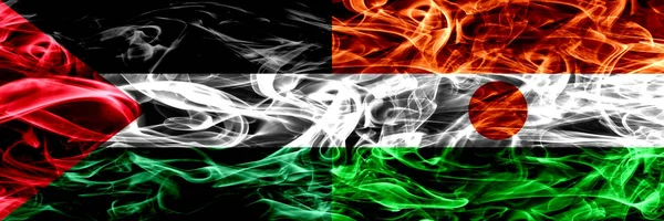 Palestine Niger Nigerianische Rauchfahnen Nebeneinander Platziert Dicke Seidige Rauchfahnen Aus — Stockfoto