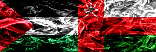 Palestina Omã Bandeiras Fumaça Omani Colocadas Lado Lado Bandeiras Fumo — Fotografia de Stock