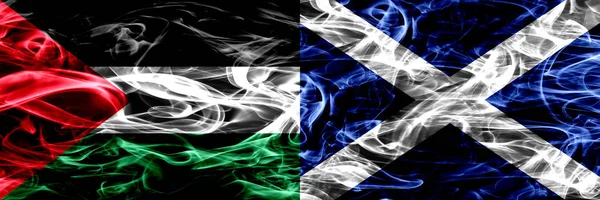 Palestina Escocia Banderas Escocesas Colocadas Una Lado Otra Banderas Humo —  Fotos de Stock