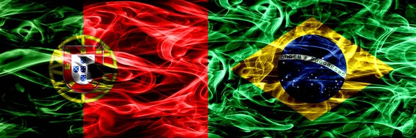 葡萄牙 巴西的烟雾旗并排放置 葡萄牙和巴西 厚颜色的丝滑烟雾旗 — 图库照片