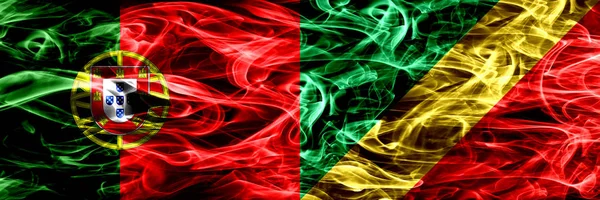 Portugal Gegen Kongo Kongolesische Rauchfahnen Nebeneinander Dicke Farbige Seidige Rauchfahnen — Stockfoto