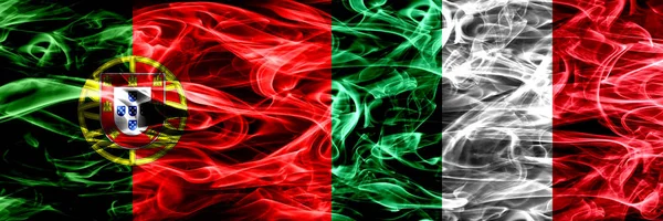 Portugal Italia Banderas Humo Italianas Colocadas Lado Lado Banderas Humo — Foto de Stock