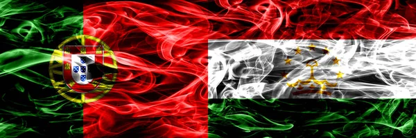 葡萄牙 塔吉克斯坦 塔吉克斯坦的烟雾旗并排放置 葡萄牙和塔吉克斯坦 塔吉克斯坦的浓色丝滑烟雾旗 — 图库照片