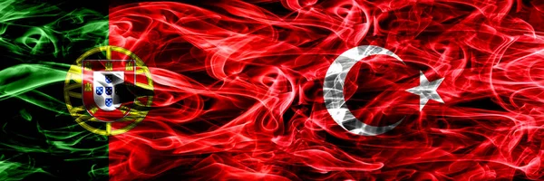 Portogallo Turchia Bandiere Fumogene Turche Affiancate Bandiere Fumo Seta Colorate — Foto Stock