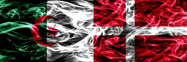 Cezayir, Cezayir vs Danimarka, Danimarkalı duman bayrakları yan yana yerleştirilmiş. Kavram ve fikir bayrakları mix